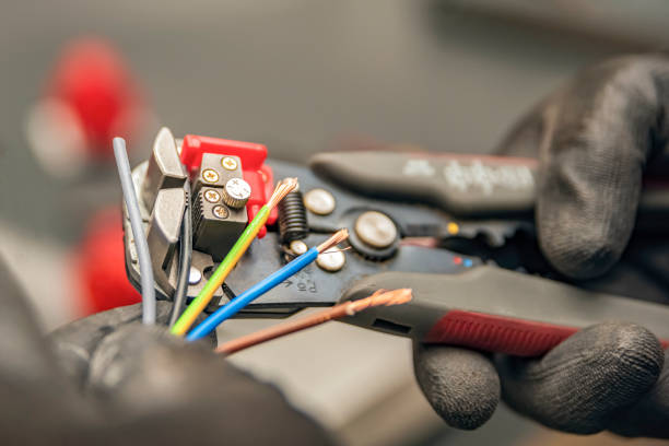 Best Circuit Breaker Repair  in Haslett, MI